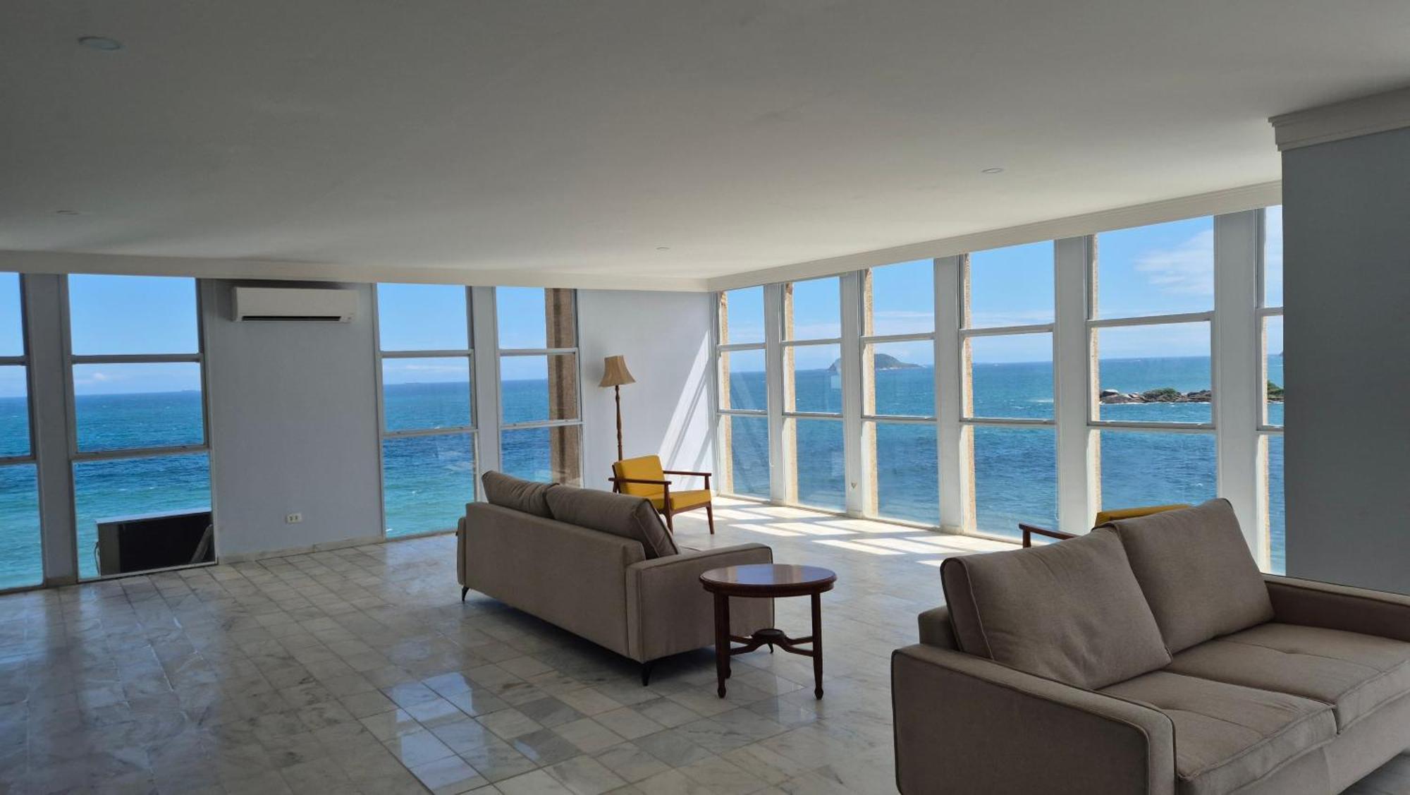 Vista Ao Mar! *